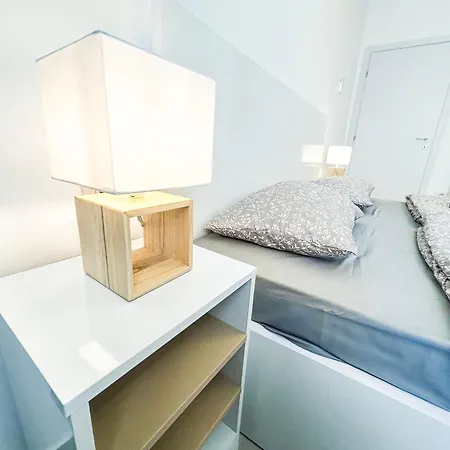 1 Bedroom 923 Appartement Golem (Tirana)